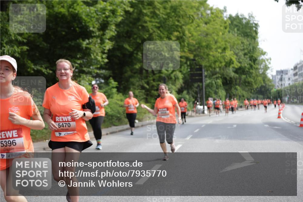15.06.2025 - REWE Women's Run Jannik Wohlers http://msf.ph/oto/7935770 15.06.2025 10:13:01 Laufen 5396, 5470, 5658 meine-sportfotos.de