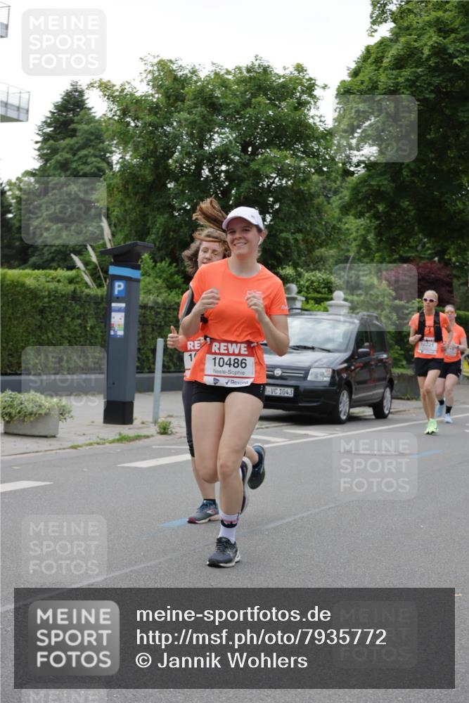 15.06.2025 - REWE Women's Run Jannik Wohlers http://msf.ph/oto/7935772 15.06.2025 08:26:18 Laufen 1, 10486, 1043, 10221 meine-sportfotos.de