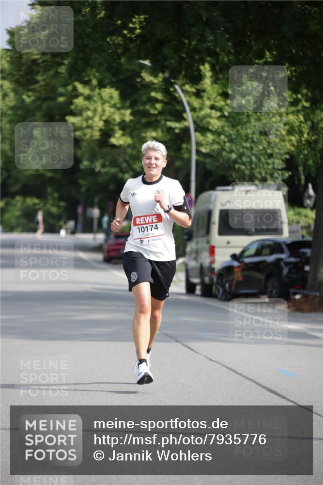 15.06.2025 - REWE Women's Run Jannik Wohlers http://msf.ph/oto/7935776 15.06.2025 08:41:38 Laufen 10174 meine-sportfotos.de