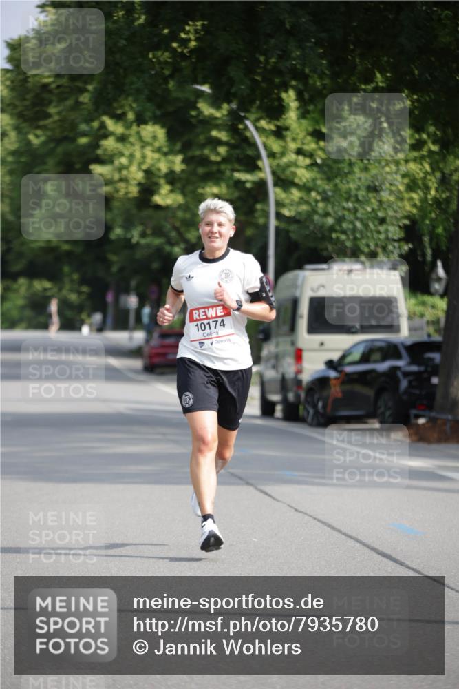 15.06.2025 - REWE Women's Run Jannik Wohlers http://msf.ph/oto/7935780 15.06.2025 08:41:38 Laufen 10174 meine-sportfotos.de