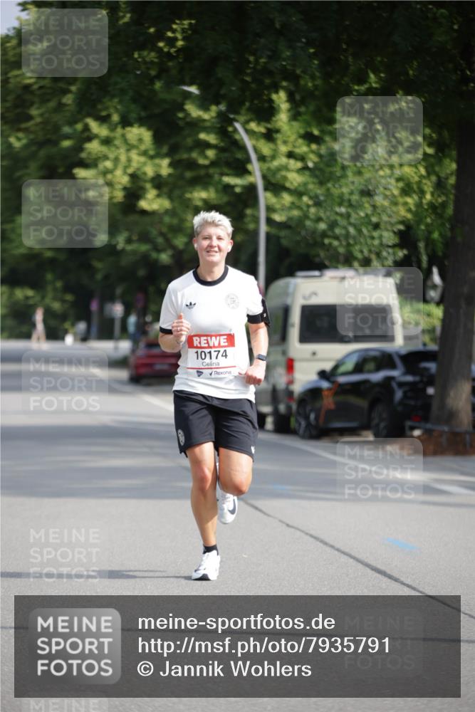 15.06.2025 - REWE Women's Run Jannik Wohlers http://msf.ph/oto/7935791 15.06.2025 08:41:39 Laufen 10174 meine-sportfotos.de
