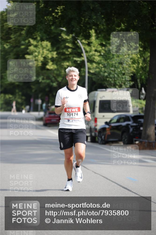15.06.2025 - REWE Women's Run Jannik Wohlers http://msf.ph/oto/7935800 15.06.2025 08:41:39 Laufen 10174 meine-sportfotos.de