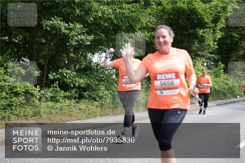 15.06.2025 - REWE Women's Run Jannik Wohlers http://msf.ph/oto/7935830 15.06.2025 10:13:04 Laufen 539, 5658, 5615 meine-sportfotos.de
