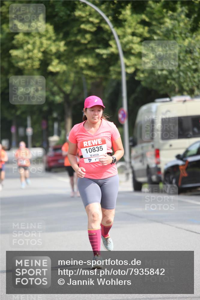 15.06.2025 - REWE Women's Run Jannik Wohlers http://msf.ph/oto/7935842 15.06.2025 09:53:35 Laufen 10835 meine-sportfotos.de