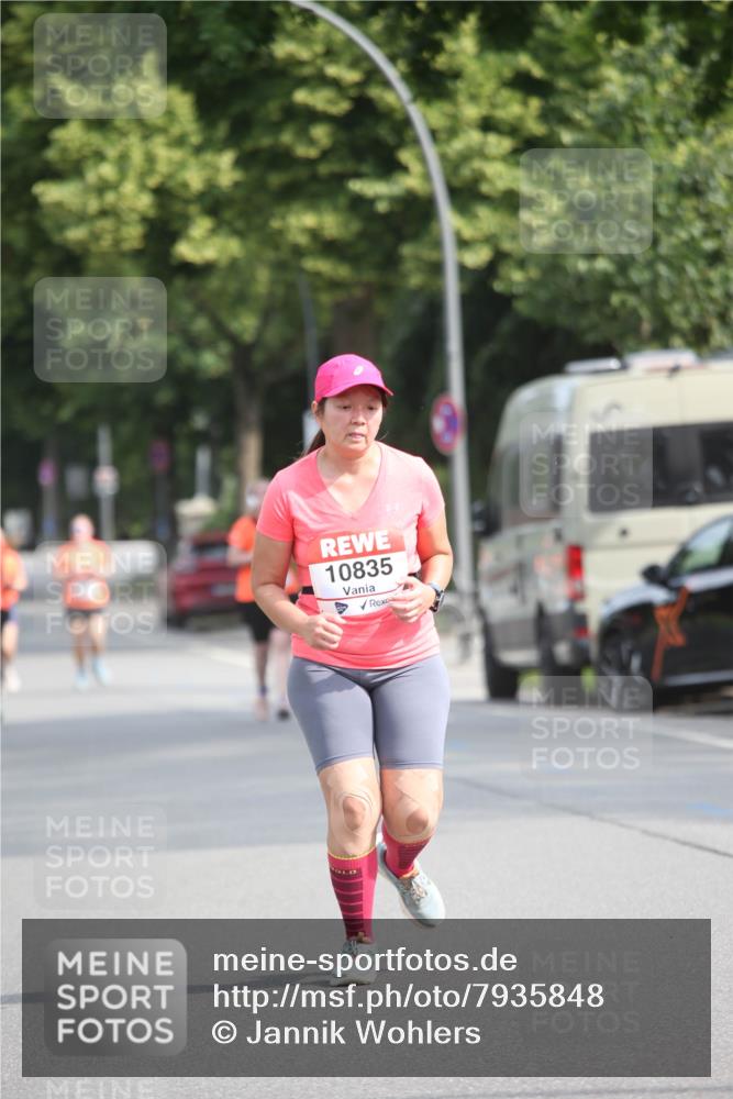 15.06.2025 - REWE Women's Run Jannik Wohlers http://msf.ph/oto/7935848 15.06.2025 09:53:35 Laufen 10835 meine-sportfotos.de