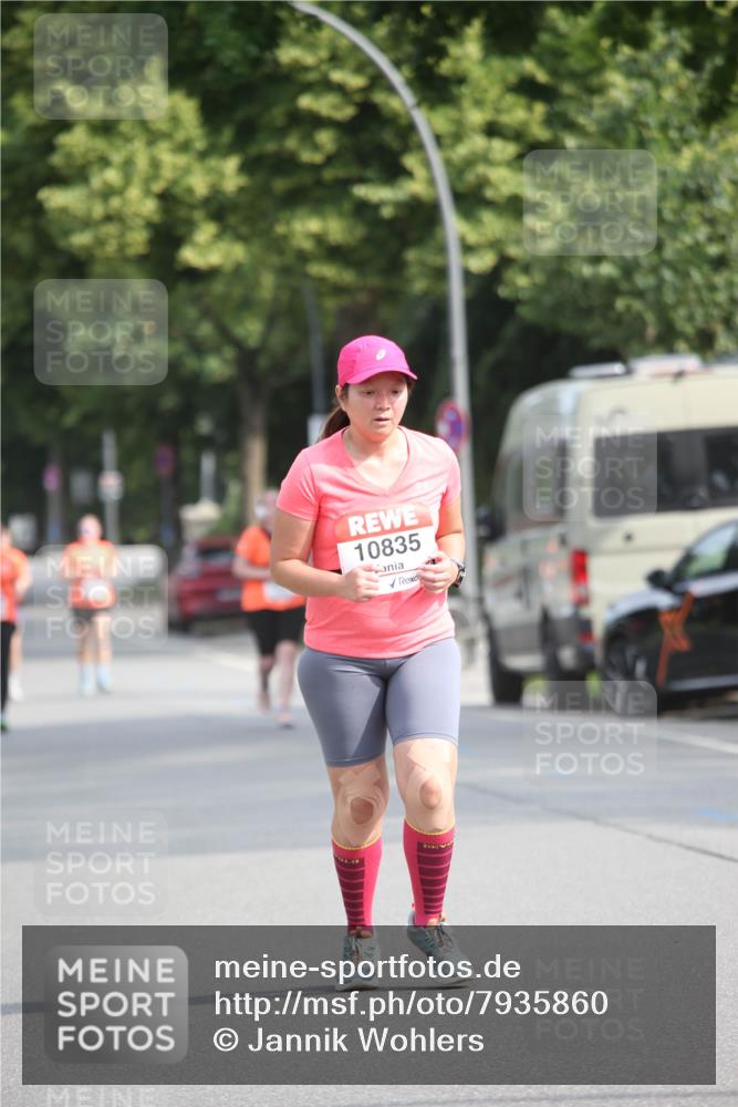15.06.2025 - REWE Women's Run Jannik Wohlers http://msf.ph/oto/7935860 15.06.2025 09:53:35 Laufen 10835 meine-sportfotos.de