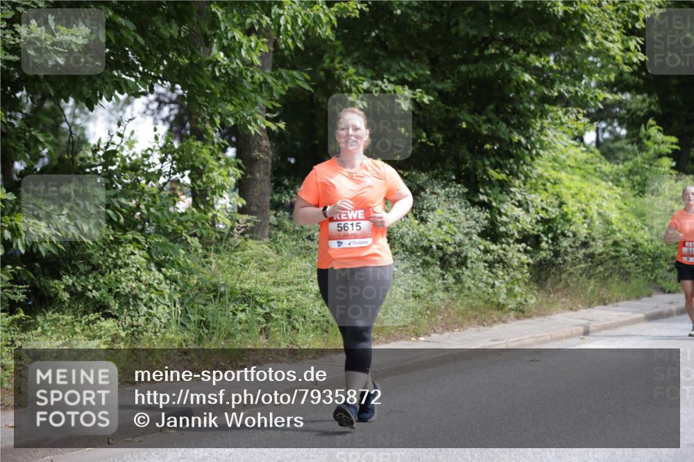 15.06.2025 - REWE Women's Run Jannik Wohlers http://msf.ph/oto/7935872 15.06.2025 10:13:07 Laufen 5615, 51 meine-sportfotos.de