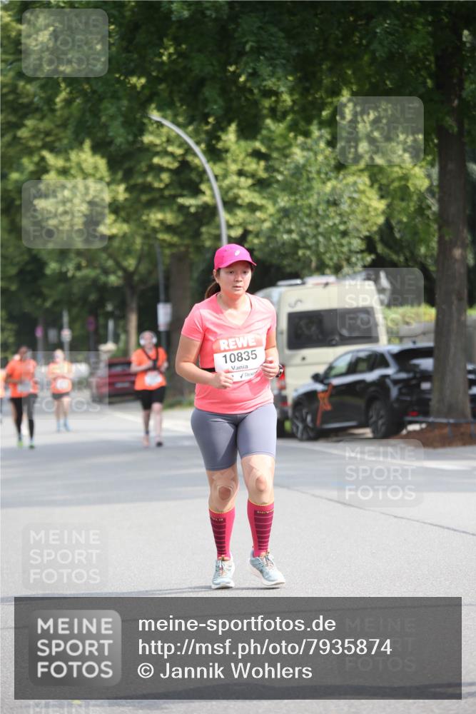 15.06.2025 - REWE Women's Run Jannik Wohlers http://msf.ph/oto/7935874 15.06.2025 09:53:36 Laufen 10835 meine-sportfotos.de