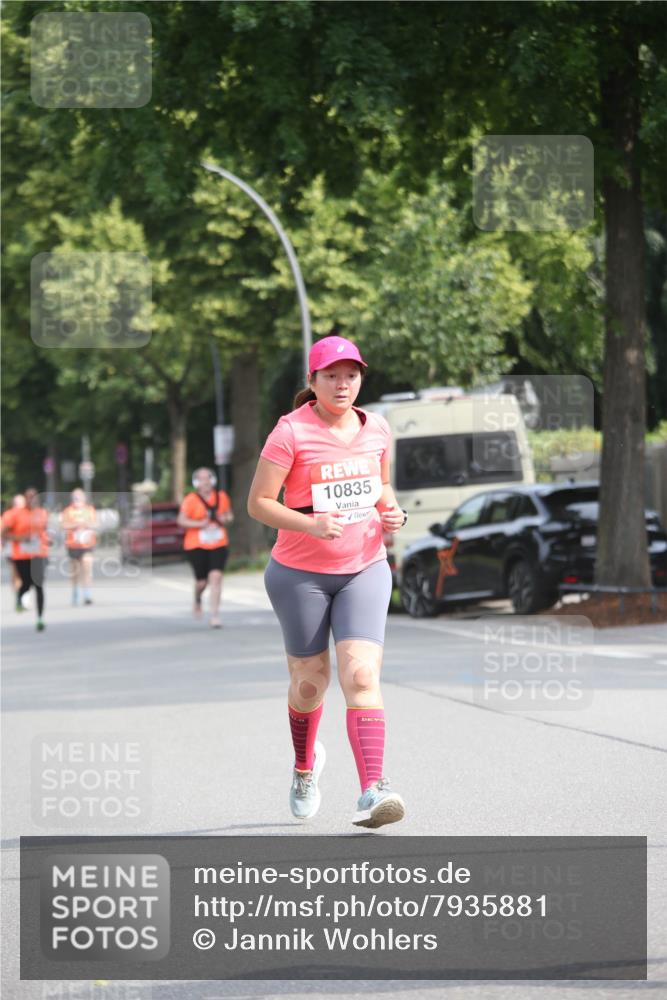 15.06.2025 - REWE Women's Run Jannik Wohlers http://msf.ph/oto/7935881 15.06.2025 09:53:36 Laufen 10835 meine-sportfotos.de