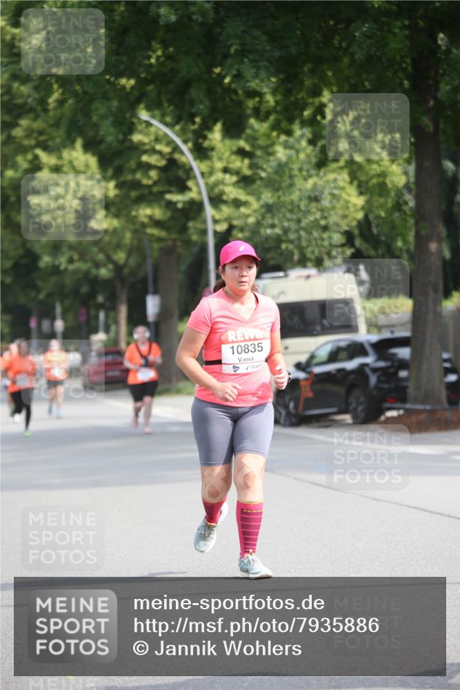 15.06.2025 - REWE Women's Run Jannik Wohlers http://msf.ph/oto/7935886 15.06.2025 09:53:36 Laufen 10835, 4 meine-sportfotos.de