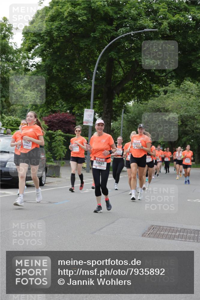 15.06.2025 - REWE Women's Run Jannik Wohlers http://msf.ph/oto/7935892 15.06.2025 08:26:20 Laufen 10867, 0374, 10621, 0743, 10583, 0133, 10339 meine-sportfotos.de