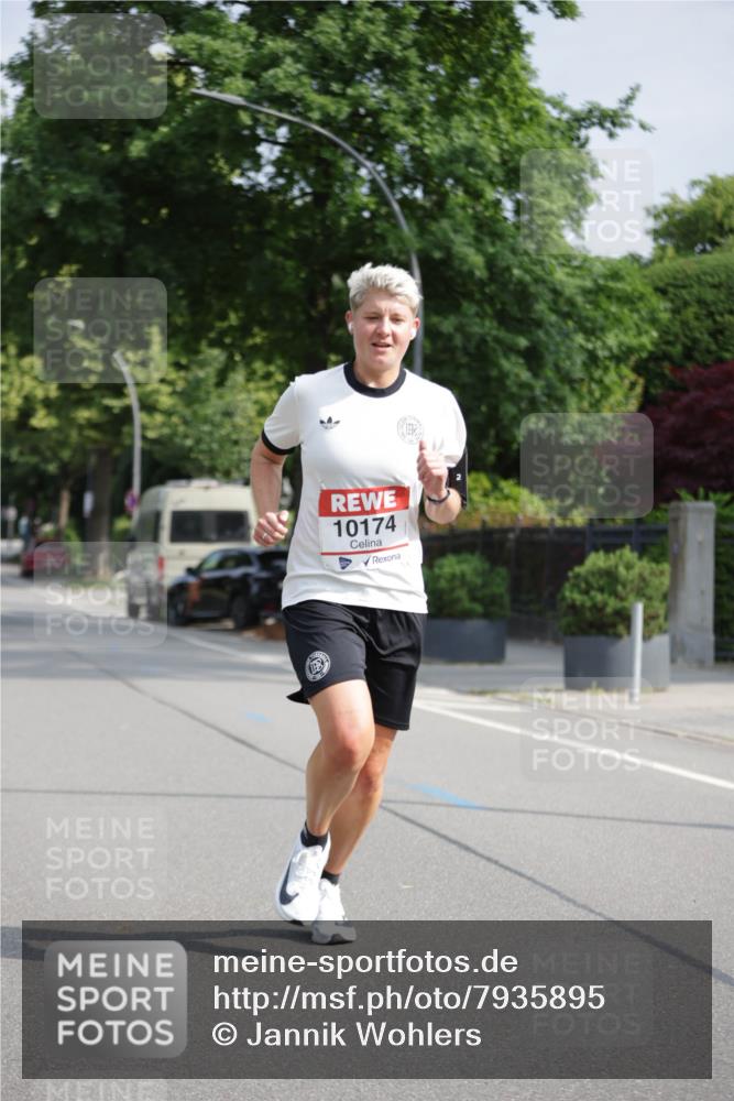 15.06.2025 - REWE Women's Run Jannik Wohlers http://msf.ph/oto/7935895 15.06.2025 08:41:40 Laufen 10174 meine-sportfotos.de
