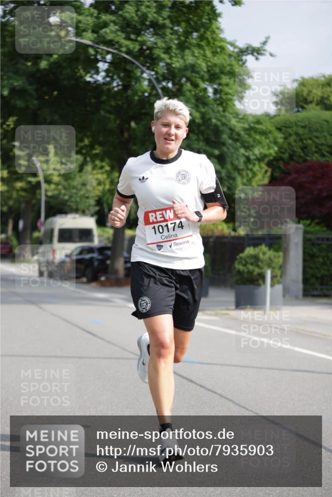 15.06.2025 - REWE Women's Run Jannik Wohlers http://msf.ph/oto/7935903 15.06.2025 08:41:41 Laufen 10174 meine-sportfotos.de