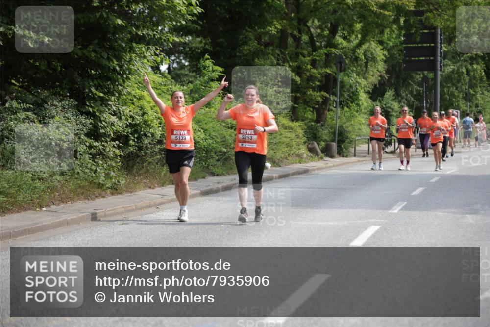 15.06.2025 - REWE Women's Run Jannik Wohlers http://msf.ph/oto/7935906 15.06.2025 10:13:08 Laufen 5139, 5253 meine-sportfotos.de