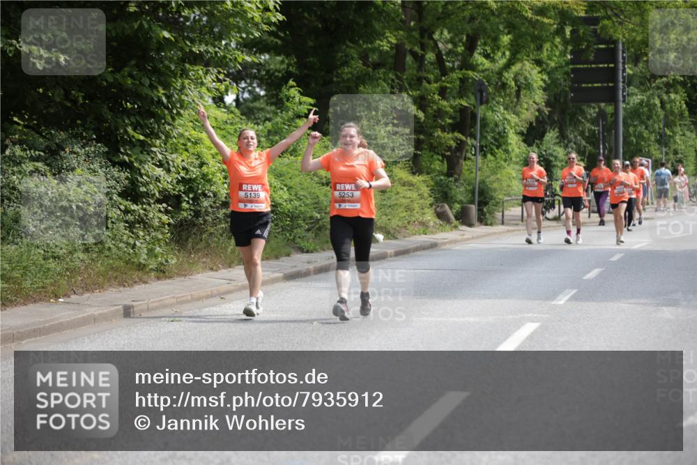 15.06.2025 - REWE Women's Run Jannik Wohlers http://msf.ph/oto/7935912 15.06.2025 10:13:08 Laufen 5139, 5253 meine-sportfotos.de