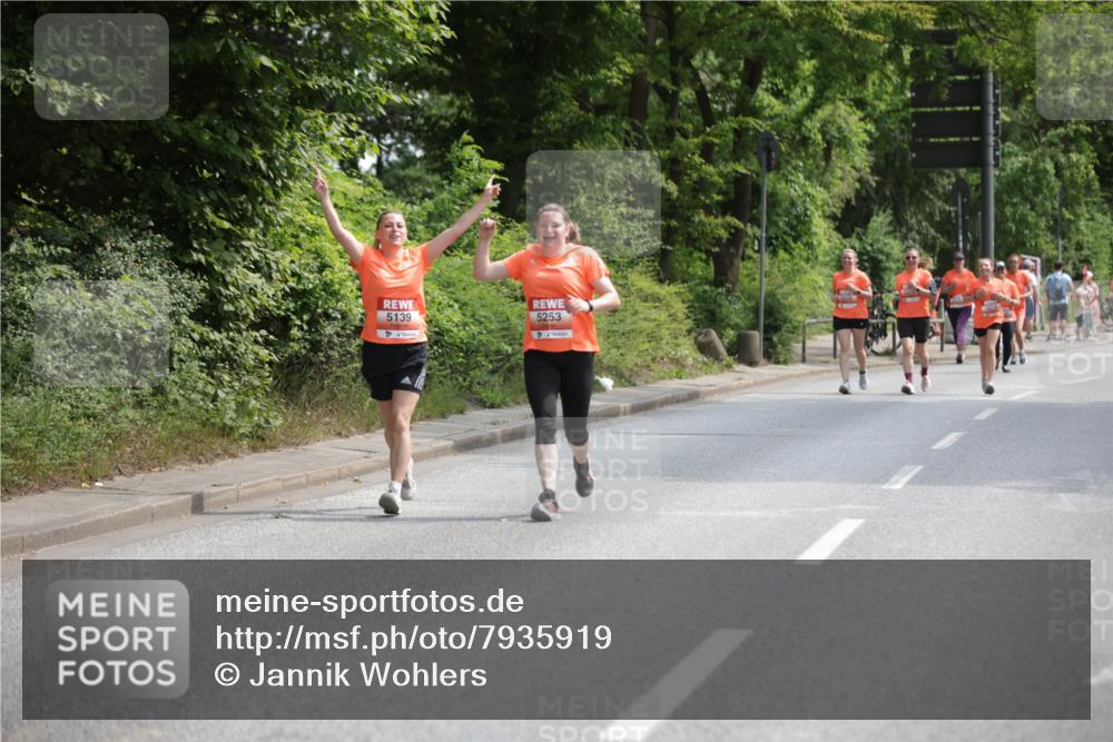 15.06.2025 - REWE Women's Run Jannik Wohlers http://msf.ph/oto/7935919 15.06.2025 10:13:08 Laufen 5139, 5253 meine-sportfotos.de