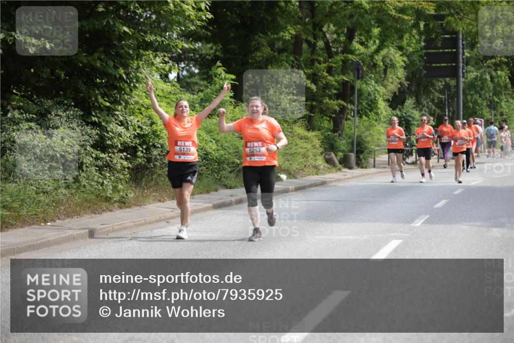 15.06.2025 - REWE Women's Run Jannik Wohlers http://msf.ph/oto/7935925 15.06.2025 10:13:08 Laufen 5139, 5253 meine-sportfotos.de