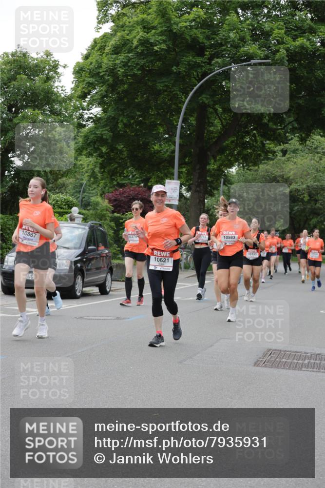 15.06.2025 - REWE Women's Run Jannik Wohlers http://msf.ph/oto/7935931 15.06.2025 08:26:20 Laufen 10867, 10867, 10621, 10583 meine-sportfotos.de