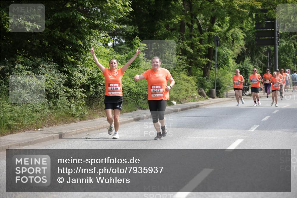 15.06.2025 - REWE Women's Run Jannik Wohlers http://msf.ph/oto/7935937 15.06.2025 10:13:09 Laufen 5139, 5253, 5274 meine-sportfotos.de