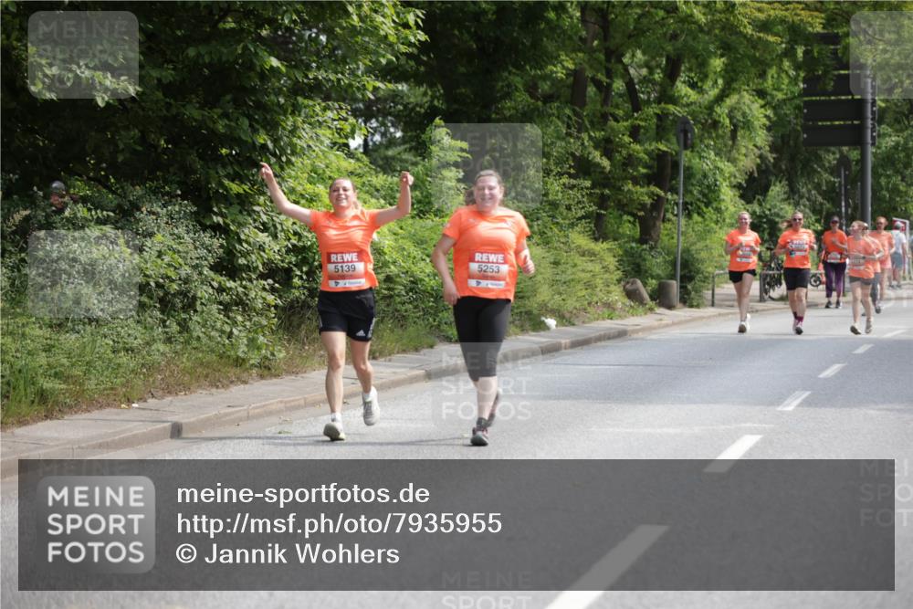 15.06.2025 - REWE Women's Run Jannik Wohlers http://msf.ph/oto/7935955 15.06.2025 10:13:09 Laufen 5139, 5253 meine-sportfotos.de