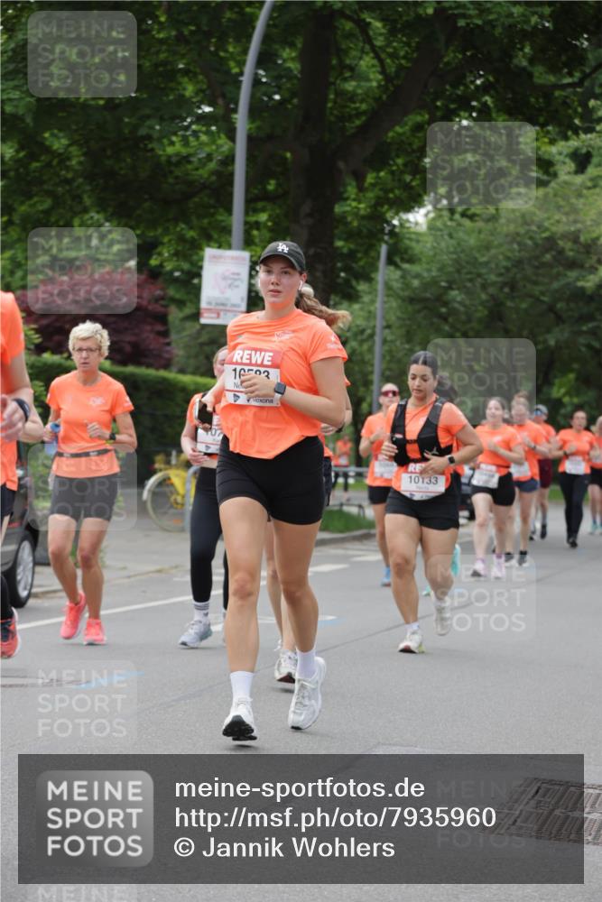 15.06.2025 - REWE Women's Run Jannik Wohlers http://msf.ph/oto/7935960 15.06.2025 08:26:21 Laufen 1, 10133 meine-sportfotos.de