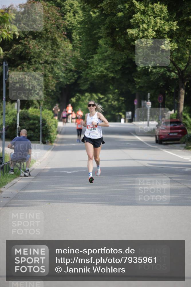 15.06.2025 - REWE Women's Run Jannik Wohlers http://msf.ph/oto/7935961 15.06.2025 08:42:19 Laufen 10848 meine-sportfotos.de