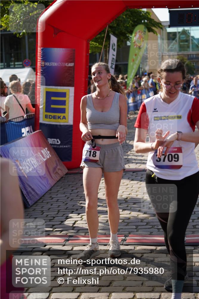 13.06.2025 - Holstenköstenlauf Felixshl http://msf.ph/oto/7935980 13.06.2025 18:04:39 Laufen 2286, 2718, 2806, 3163, 3709, 3938, 3939 meine-sportfotos.de