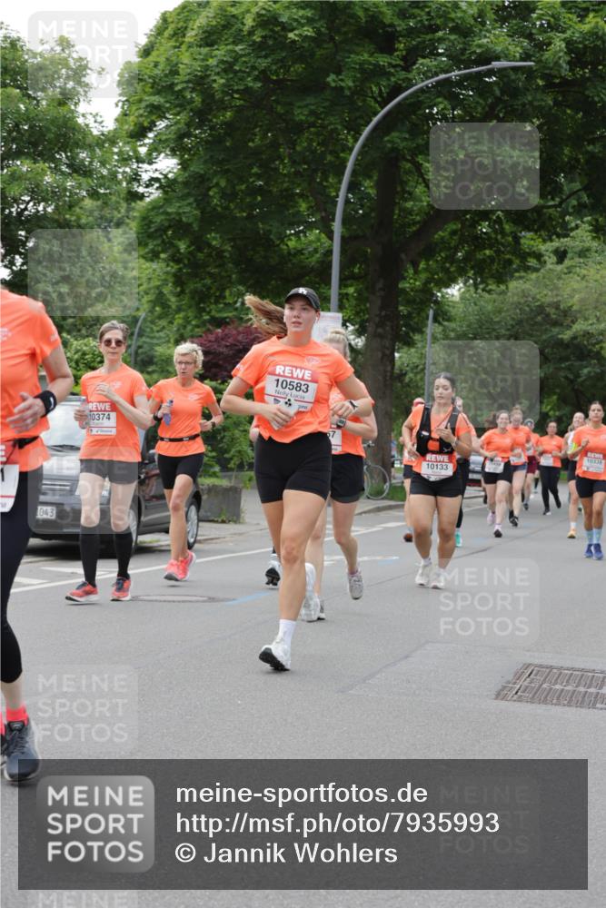 15.06.2025 - REWE Women's Run Jannik Wohlers http://msf.ph/oto/7935993 15.06.2025 08:26:22 Laufen 043, 10374, 10583, 38, 67, 10133, 10339 meine-sportfotos.de
