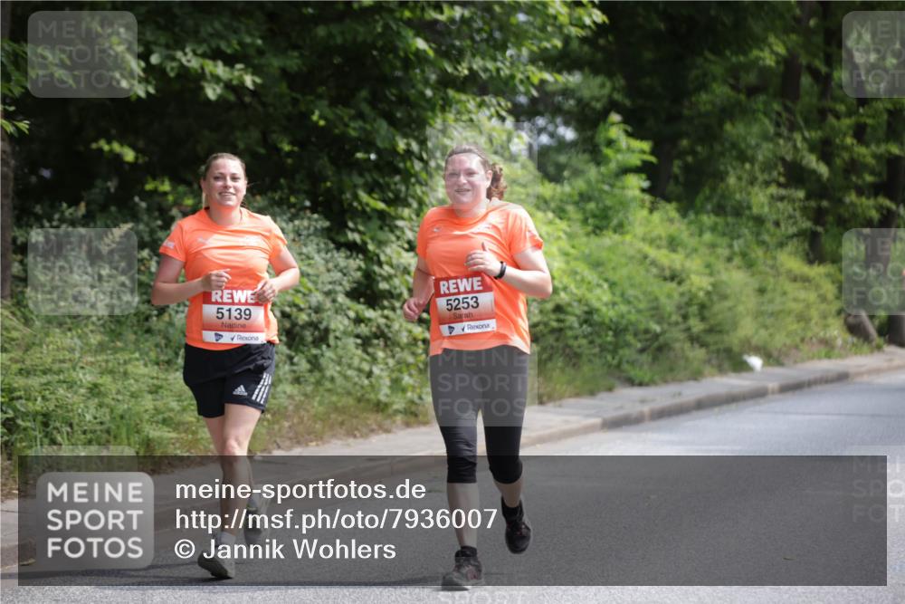 15.06.2025 - REWE Women's Run Jannik Wohlers http://msf.ph/oto/7936007 15.06.2025 10:13:11 Laufen 5139, 5253 meine-sportfotos.de