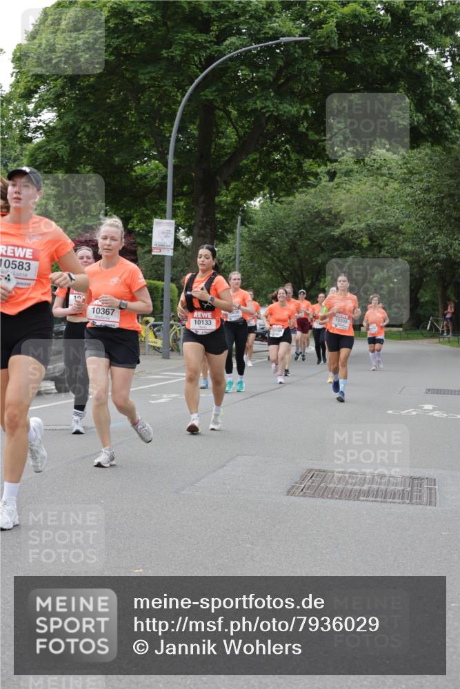 15.06.2025 - REWE Women's Run Jannik Wohlers http://msf.ph/oto/7936029 15.06.2025 08:26:22 Laufen 10583, 10, 0830, 10367, 10133, 10499, 10339 meine-sportfotos.de