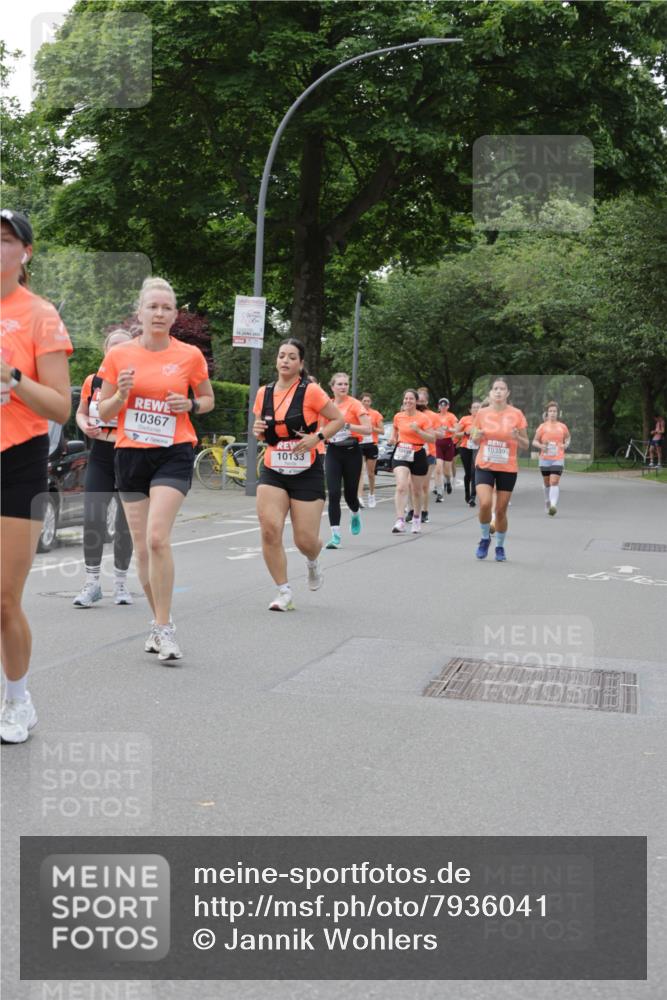 15.06.2025 - REWE Women's Run Jannik Wohlers http://msf.ph/oto/7936041 15.06.2025 08:26:23 Laufen 10367, 10133 meine-sportfotos.de