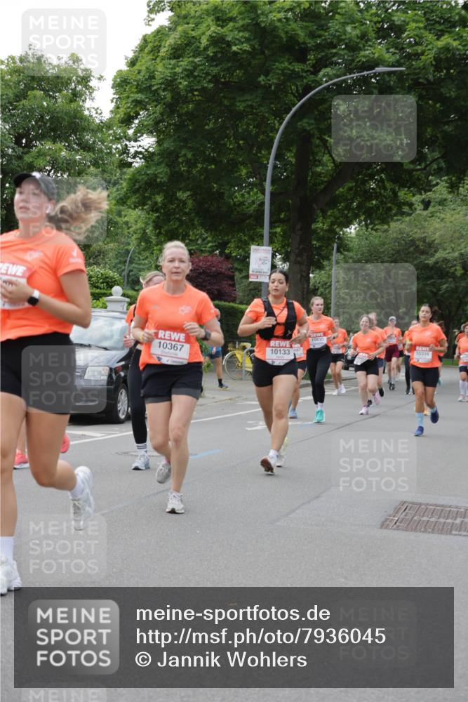 15.06.2025 - REWE Women's Run Jannik Wohlers http://msf.ph/oto/7936045 15.06.2025 08:26:23 Laufen 15, 2925, 10367, 10830, 10133, 667, 10339 meine-sportfotos.de