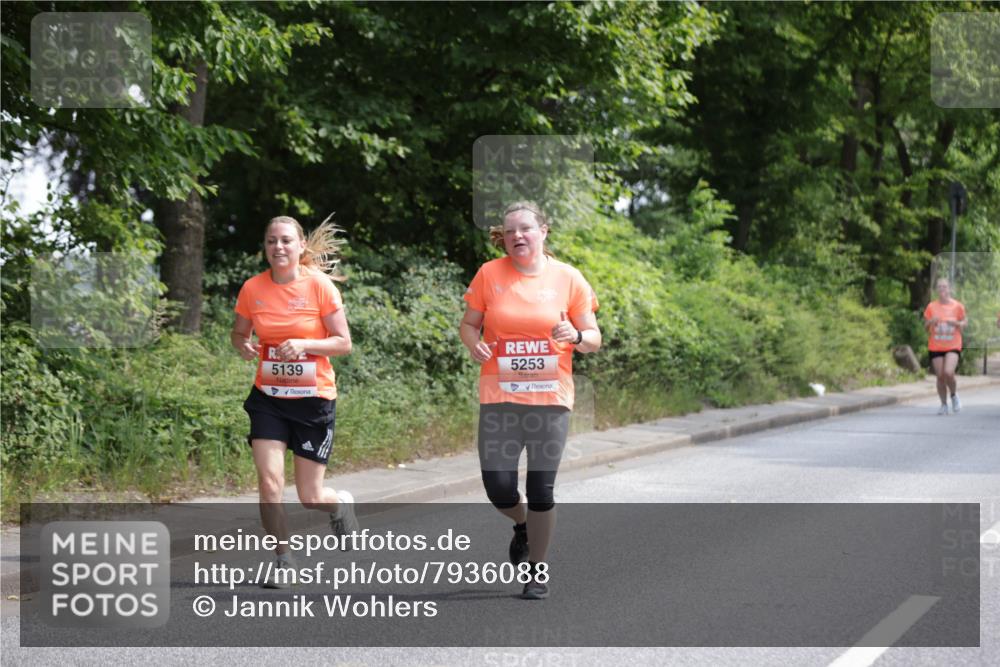15.06.2025 - REWE Women's Run Jannik Wohlers http://msf.ph/oto/7936088 15.06.2025 10:13:11 Laufen 5139, 5253 meine-sportfotos.de