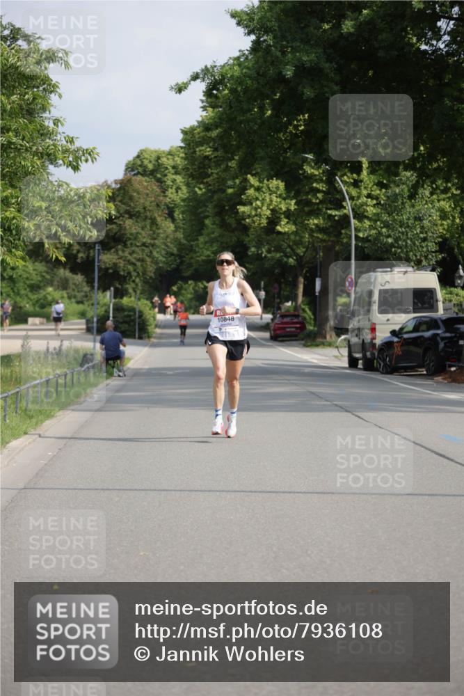 15.06.2025 - REWE Women's Run Jannik Wohlers http://msf.ph/oto/7936108 15.06.2025 08:42:23 Laufen 10848 meine-sportfotos.de