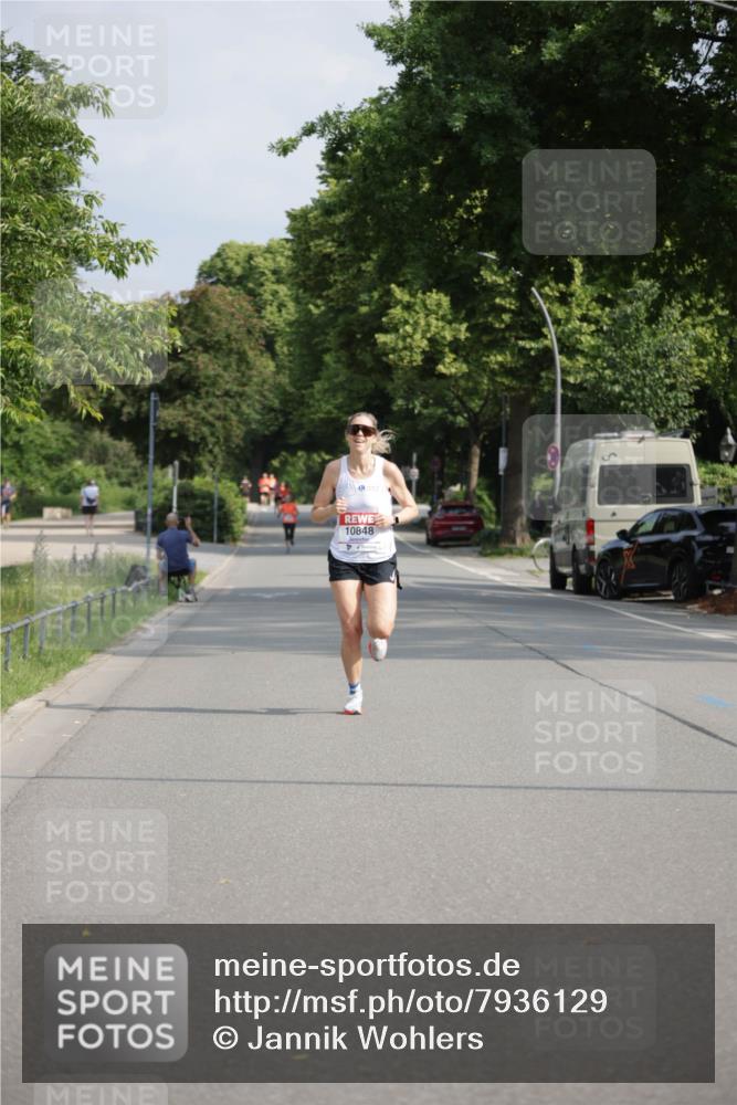 15.06.2025 - REWE Women's Run Jannik Wohlers http://msf.ph/oto/7936129 15.06.2025 08:42:24 Laufen 10848 meine-sportfotos.de