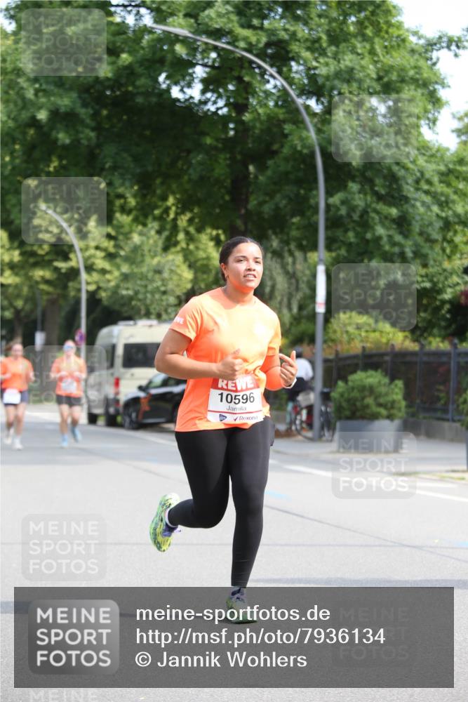15.06.2025 - REWE Women's Run Jannik Wohlers http://msf.ph/oto/7936134 15.06.2025 09:53:48 Laufen 10596 meine-sportfotos.de
