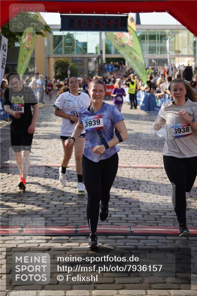 13.06.2025 - Holstenköstenlauf Felixshl http://msf.ph/oto/7936157 13.06.2025 18:04:45 Laufen 2286, 2735, 2783, 2892, 3153, 3154, 3163, 3765, 3938, 3939 meine-sportfotos.de