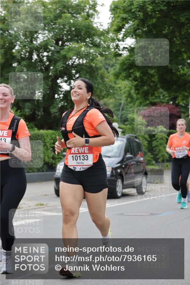 15.06.2025 - REWE Women's Run Jannik Wohlers http://msf.ph/oto/7936165 15.06.2025 08:26:25 Laufen 13, 10133, 10830 meine-sportfotos.de