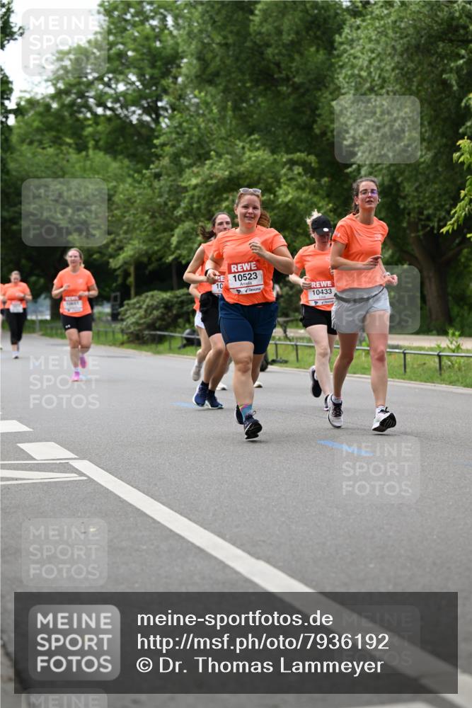 15.06.2025 - REWE Women's Run Dr. Thomas Lammeyer http://msf.ph/oto/7936192 15.06.2025 09:19:20 Laufen 10523, 10, 10433 meine-sportfotos.de