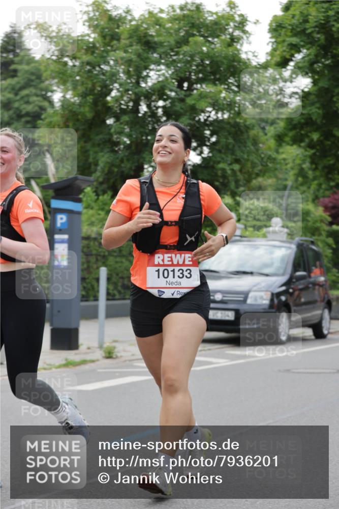 15.06.2025 - REWE Women's Run Jannik Wohlers http://msf.ph/oto/7936201 15.06.2025 08:26:25 Laufen 10133, 1043 meine-sportfotos.de
