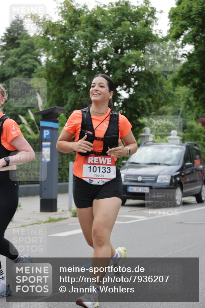 15.06.2025 - REWE Women's Run Jannik Wohlers http://msf.ph/oto/7936207 15.06.2025 08:26:25 Laufen 10133, 8, 1043 meine-sportfotos.de