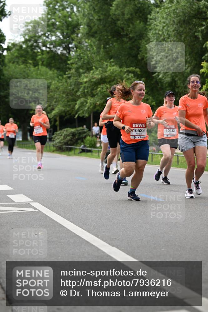 15.06.2025 - REWE Women's Run Dr. Thomas Lammeyer http://msf.ph/oto/7936216 15.06.2025 09:19:21 Laufen 10523, 10433 meine-sportfotos.de