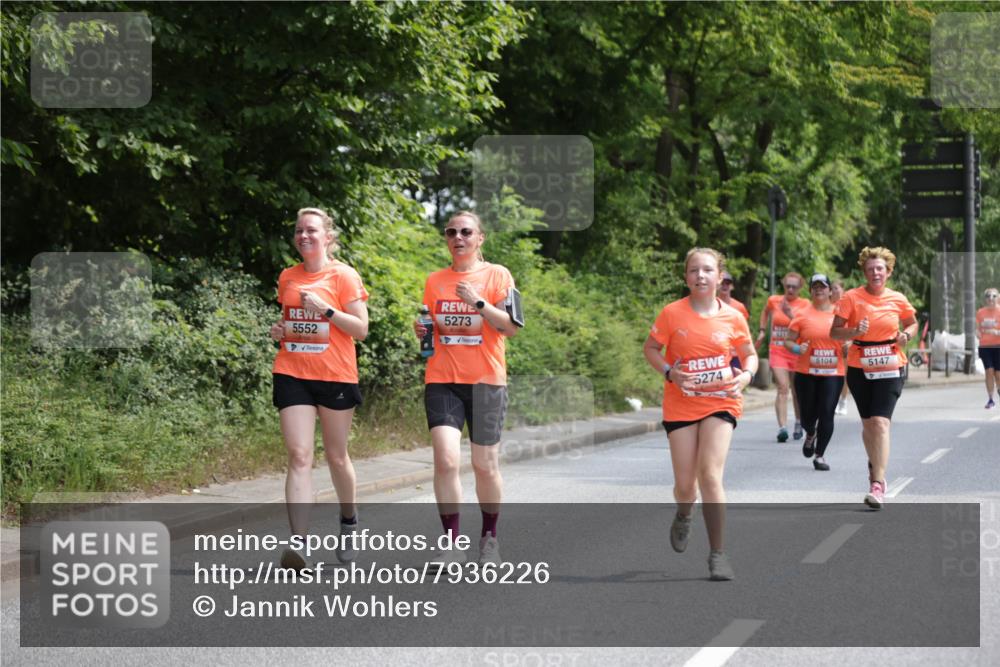 15.06.2025 - REWE Women's Run Jannik Wohlers http://msf.ph/oto/7936226 15.06.2025 10:13:19 Laufen 5552, 5273, 462416, 5104, 5274, 5147 meine-sportfotos.de