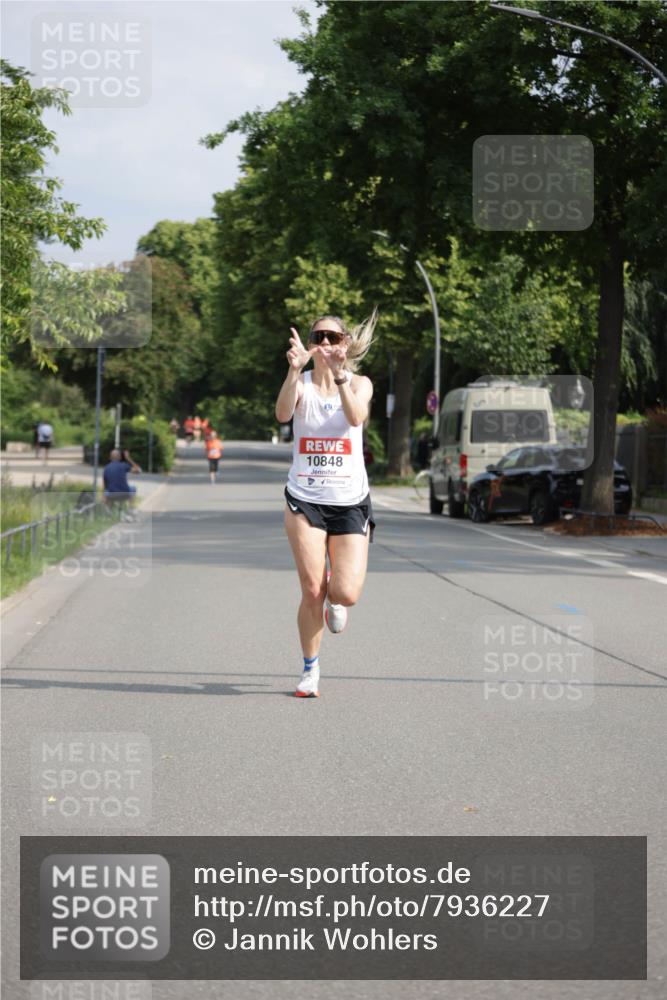 15.06.2025 - REWE Women's Run Jannik Wohlers http://msf.ph/oto/7936227 15.06.2025 08:42:25 Laufen 10848 meine-sportfotos.de