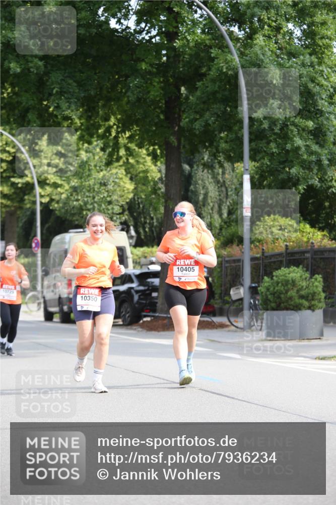 15.06.2025 - REWE Women's Run Jannik Wohlers http://msf.ph/oto/7936234 15.06.2025 09:53:54 Laufen 10729, 10350, 4, 10405 meine-sportfotos.de