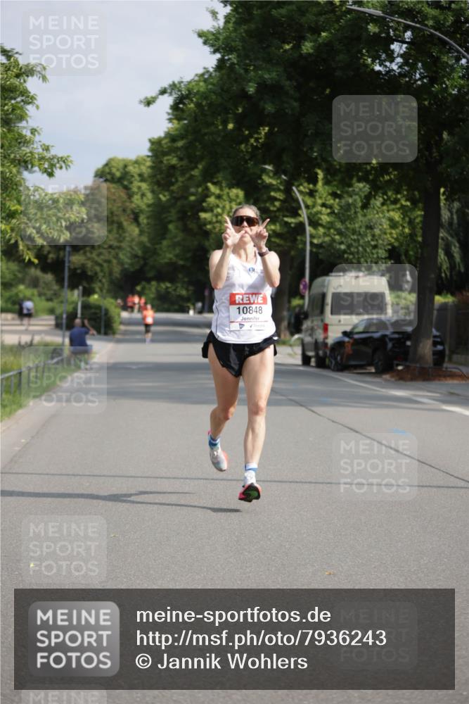 15.06.2025 - REWE Women's Run Jannik Wohlers http://msf.ph/oto/7936243 15.06.2025 08:42:25 Laufen 10848 meine-sportfotos.de