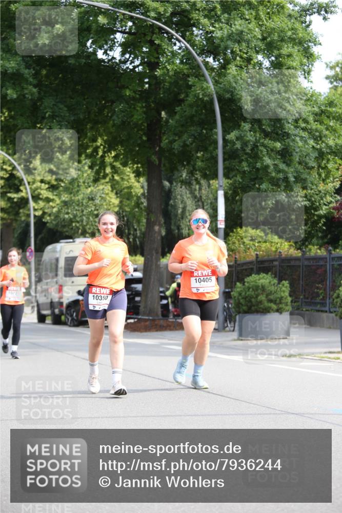 15.06.2025 - REWE Women's Run Jannik Wohlers http://msf.ph/oto/7936244 15.06.2025 09:53:54 Laufen 10729, 10350, 4, 10405 meine-sportfotos.de