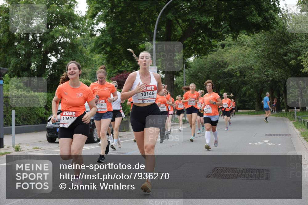 15.06.2025 - REWE Women's Run Jannik Wohlers http://msf.ph/oto/7936270 15.06.2025 08:26:28 Laufen 10507, 1040, 10149, 10441, 10781, 02 meine-sportfotos.de