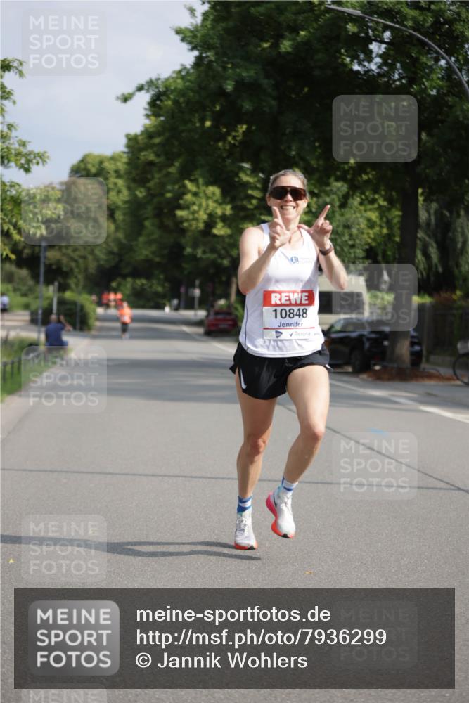15.06.2025 - REWE Women's Run Jannik Wohlers http://msf.ph/oto/7936299 15.06.2025 08:42:26 Laufen 10848 meine-sportfotos.de