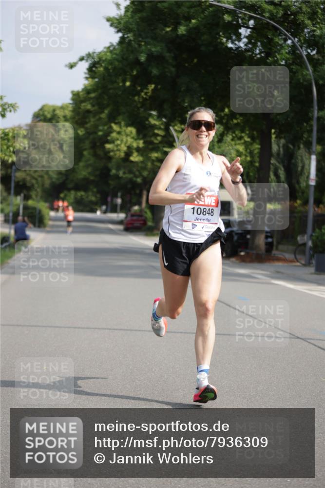 15.06.2025 - REWE Women's Run Jannik Wohlers http://msf.ph/oto/7936309 15.06.2025 08:42:26 Laufen 10848 meine-sportfotos.de
